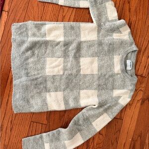 Old Navy Gray and Cream Plaid Sweater